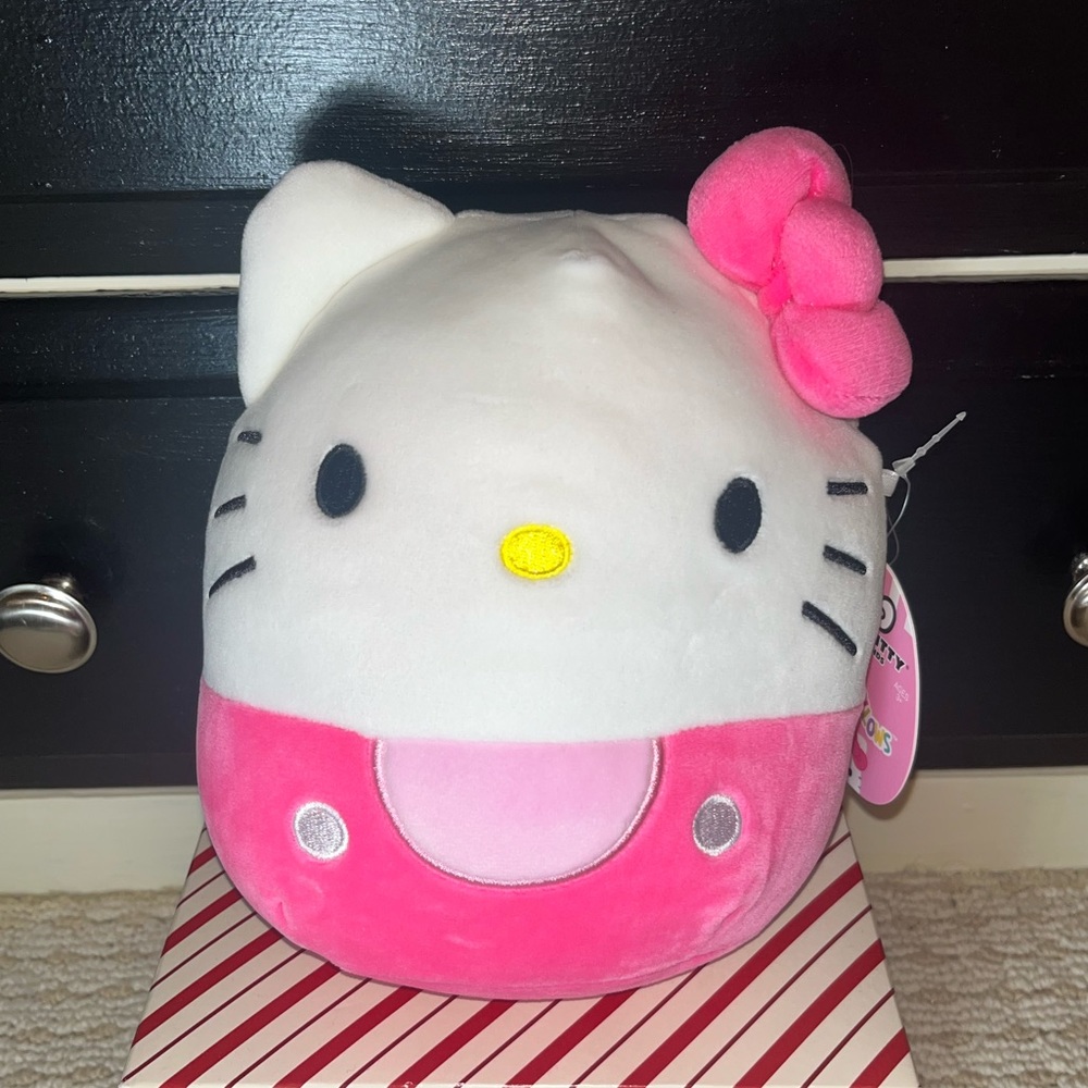 NWT Sanrio® Hello Kitty & Friends Squishmallows™ Pink 6.5in